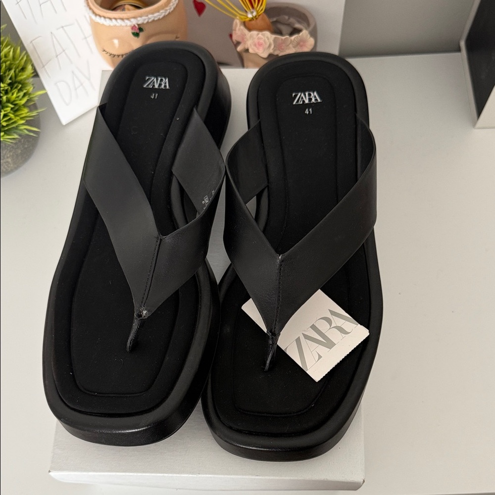 Zara Sleek Black Thong Sandals size 11